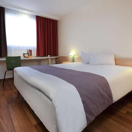 Hotel Ibis Berlin Dreilinden Kleinmachnow Exterior foto