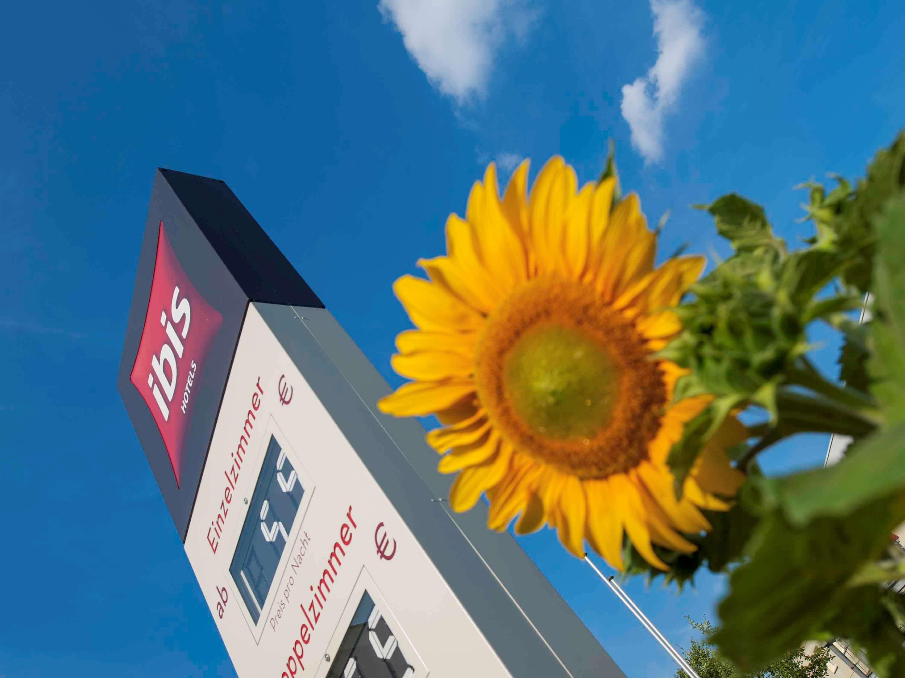 Hotel Ibis Berlin Dreilinden Kleinmachnow Exterior foto