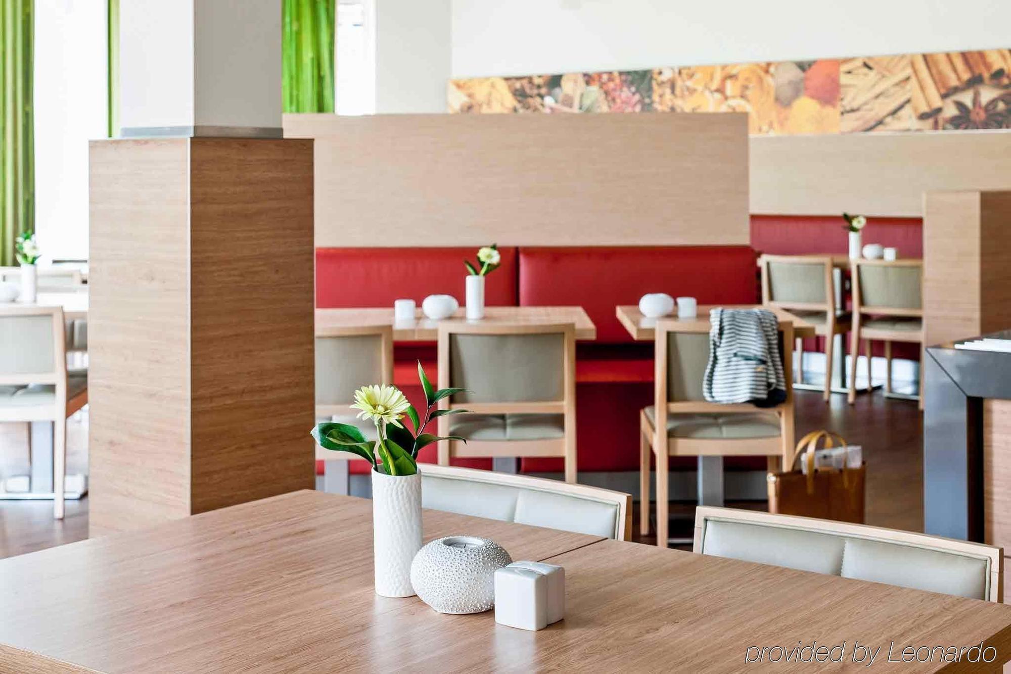Hotel Ibis Berlin Dreilinden Kleinmachnow Exterior foto