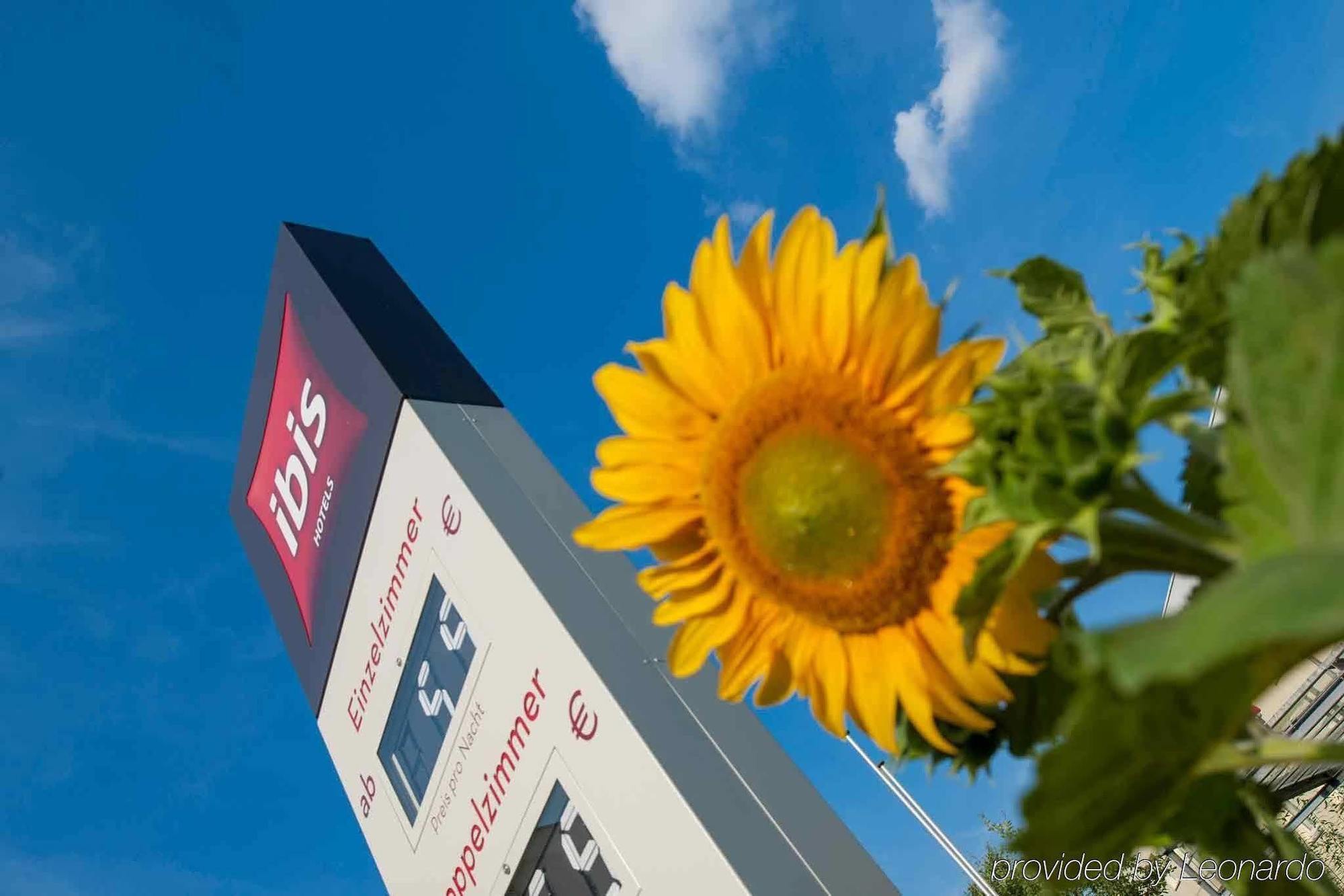 Hotel Ibis Berlin Dreilinden Kleinmachnow Exterior foto